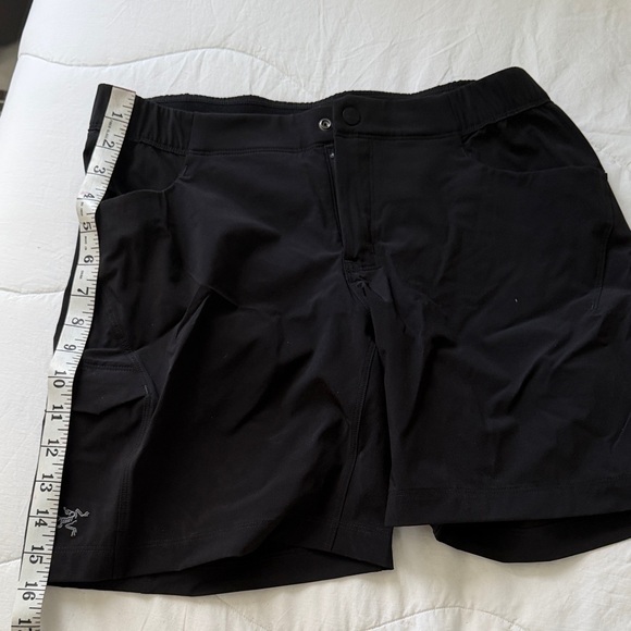 Arc'teryx Pants - Arc'teryx Women's Black Athletic Shorts